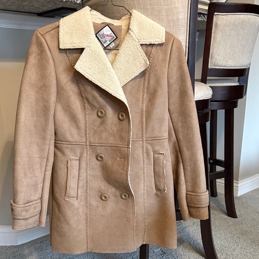 Stylish Women's Tan Pea Coat with Cream Collar